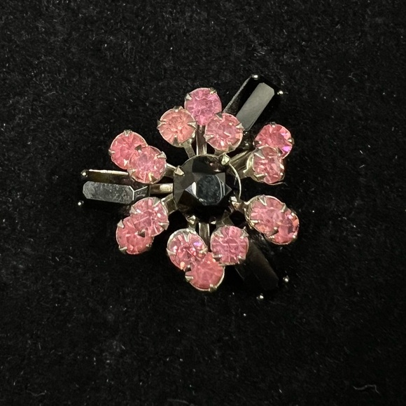 Beautiful Black and Pink Rhinestone Vintage Brooch in Mint Condition - Picture 2 of 5